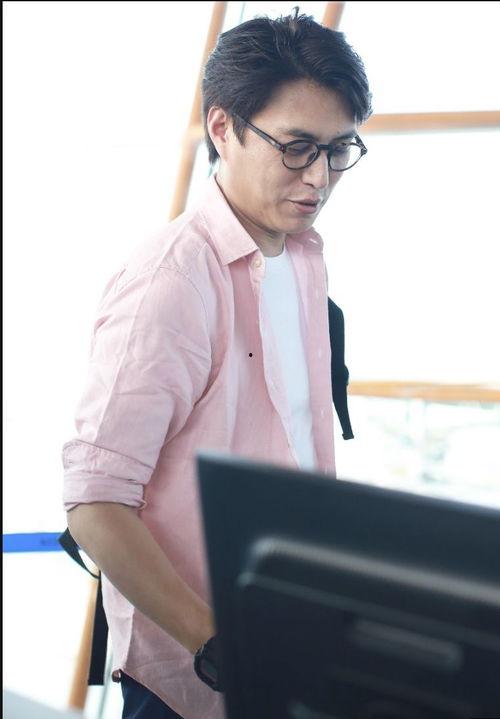 娱乐吃瓜酱霸道总裁衬衫